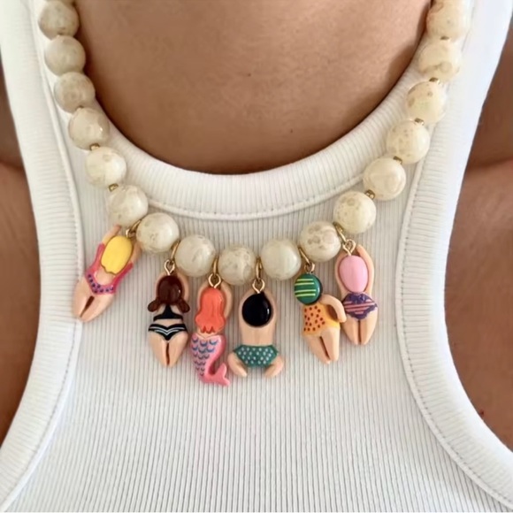 Cute Bikini Beach Girls Necklace - Picture 3 of 7